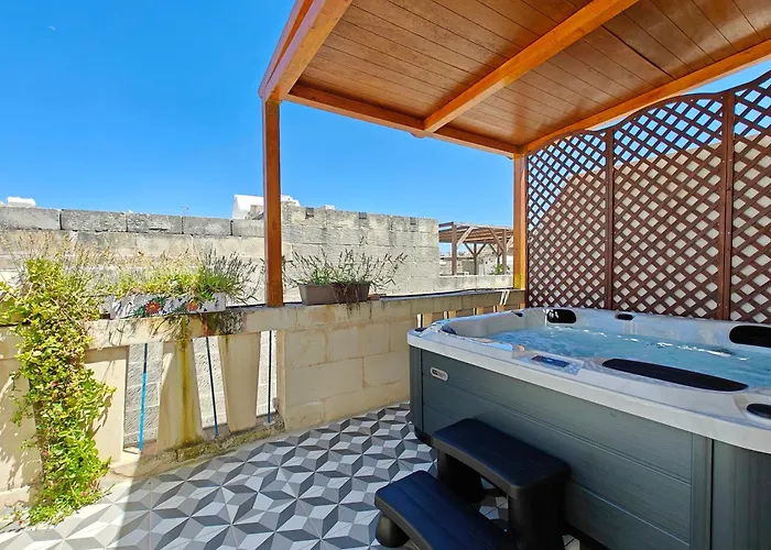 Zebbuga Deluxe Balcony 6 * Żebbuġ